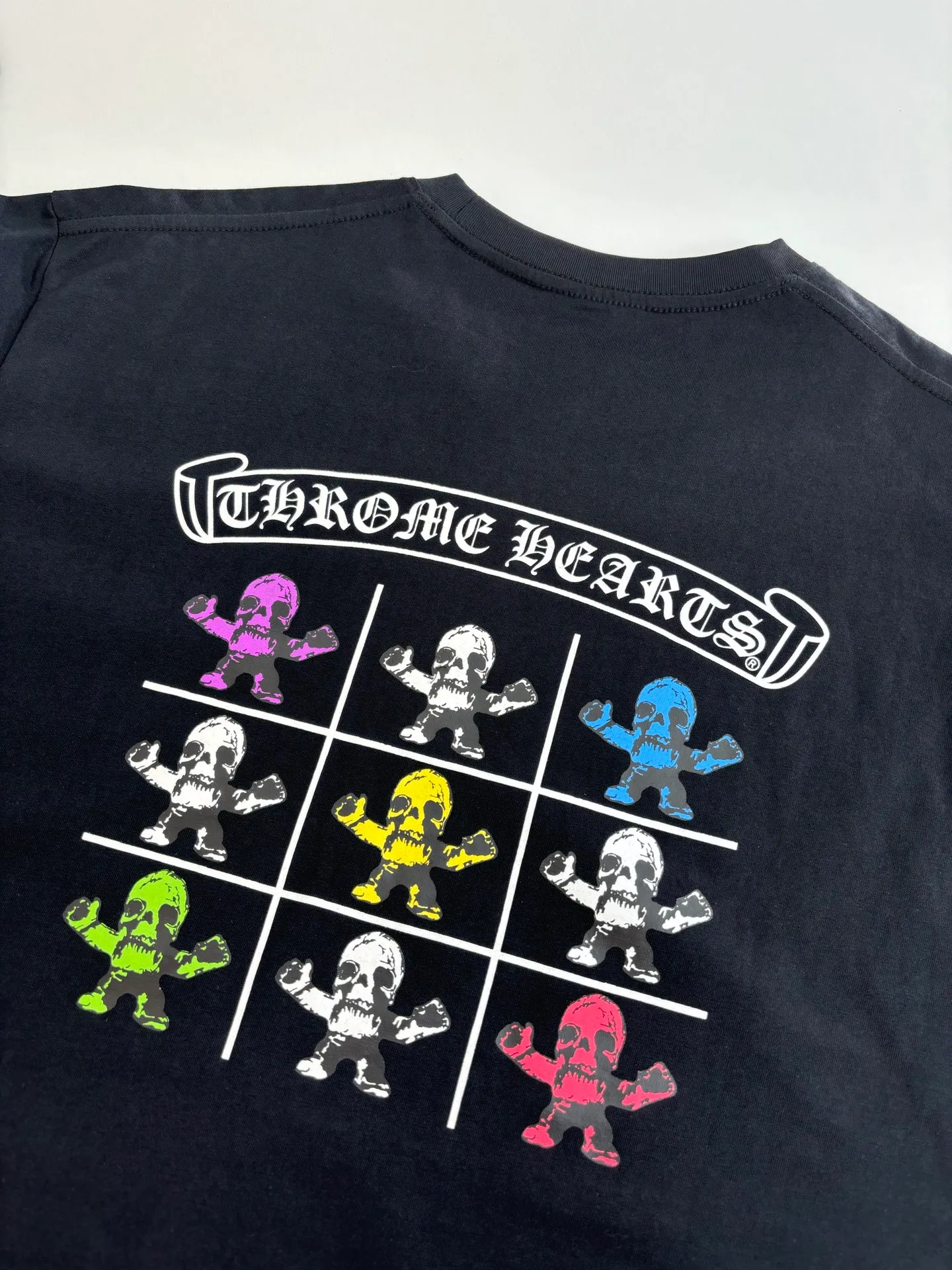 P290 Chrome Heart*/Chrome Heart foti skull colorful printed long sleeves. The fabric is made of 26-woven 220g cotton. The printing is printed with thermoset ink. Customized accessories Size: S/M/L
